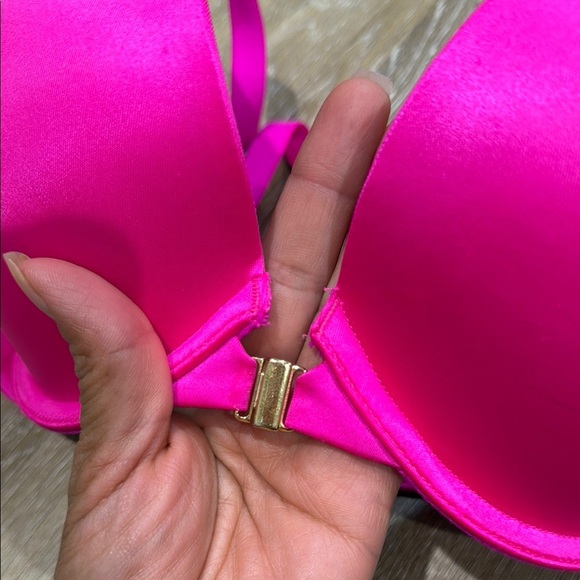 Victoria's Secret Size 32DD Pink Push-Up Bra with Satin Finish - Picture 5 of 7